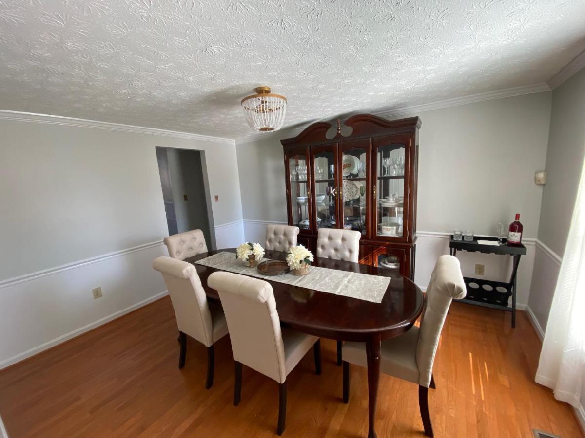Upgraded, Beautiful 4 Bd Colonial In Silver Spring Extérieur photo